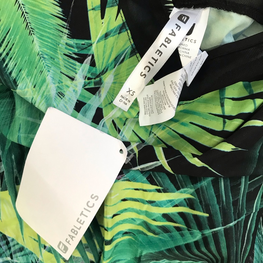 🌴 FABLETICS romper - Picture 8 of 12